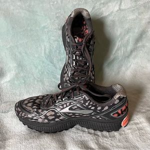 Brooks Running Shoes Women’s Size 11